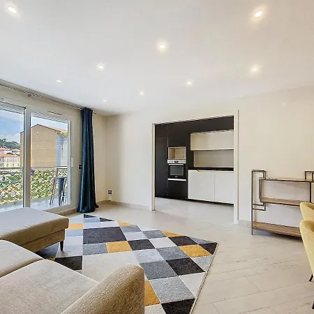 Beautiful Modern 2-bedroom Flat * ロクブリュヌ＝カップ＝マルタン